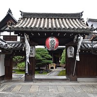 こちらが入口(正面は高校)