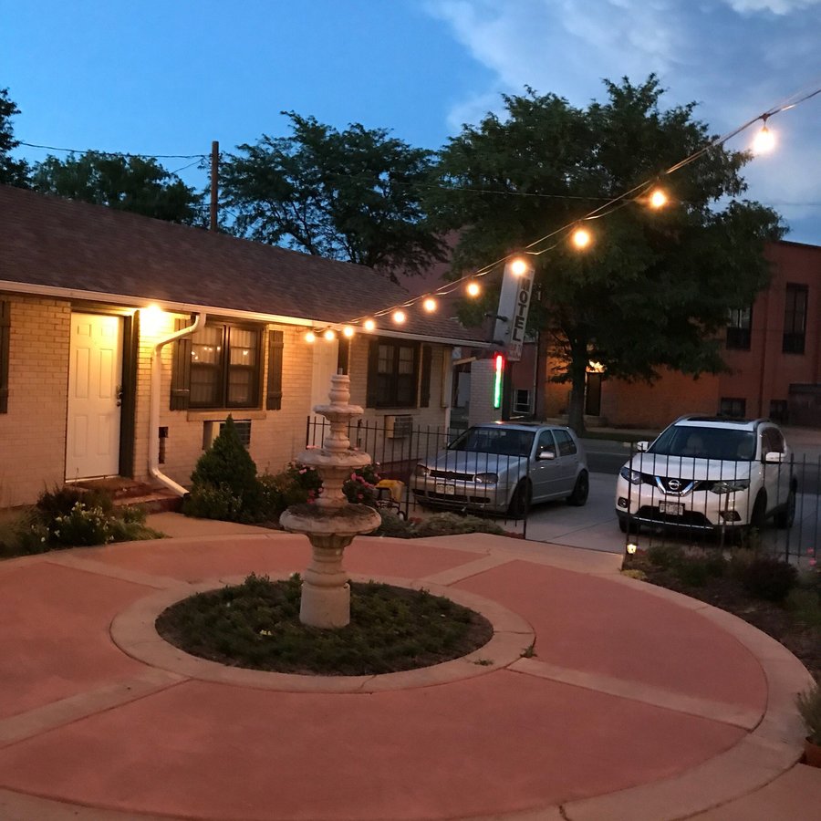 THE CREST MOTEL $79 ($̶9̶9̶) - Updated 2021 Prices & Hotel Reviews