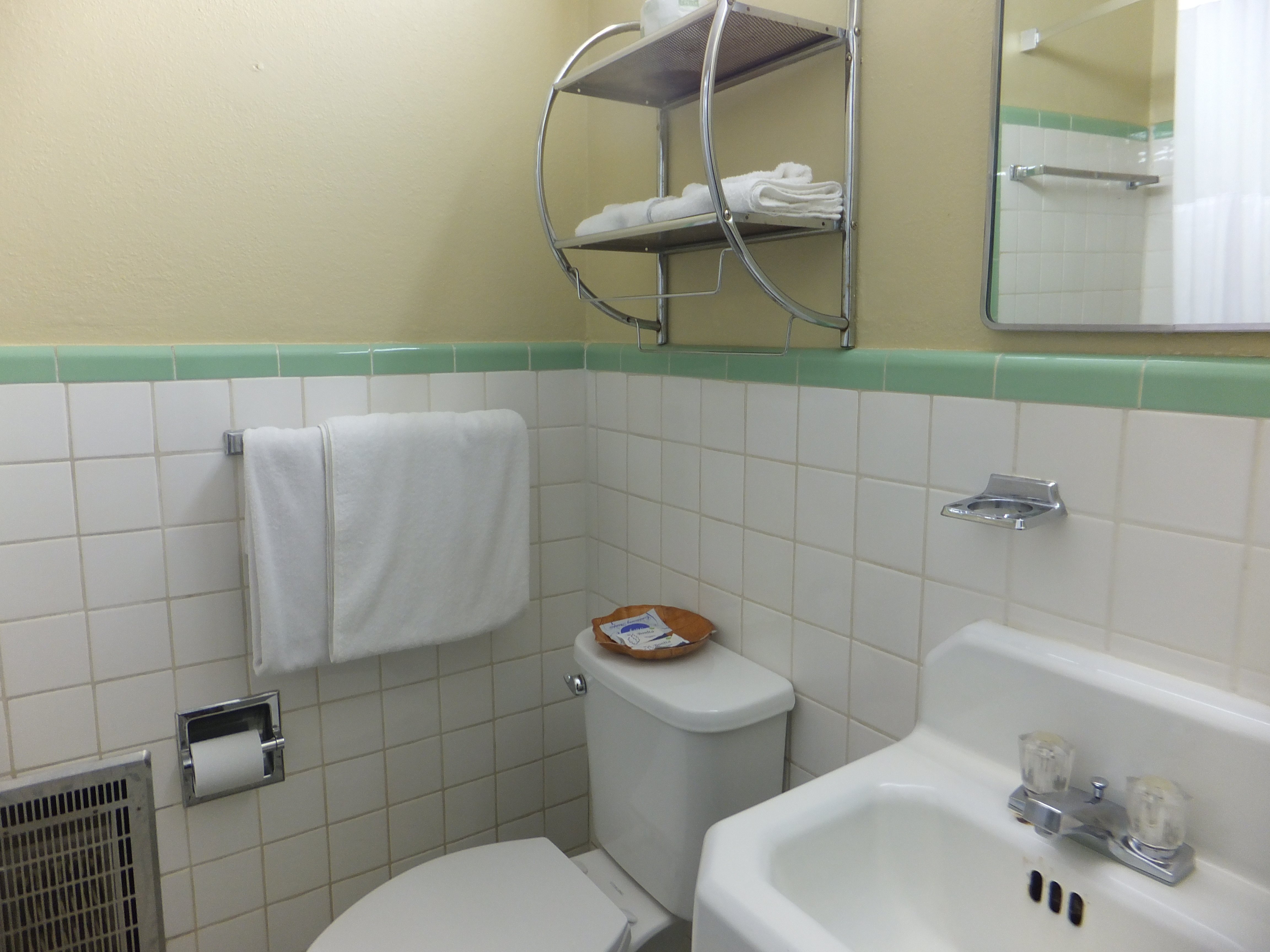 SAVANNAH MOTEL Updated 2024 Prices Reviews And Photos   Bathroom Is Clean With 