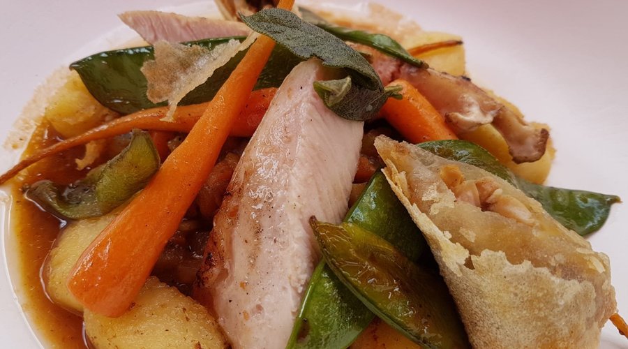 Hofmann´s Broiler | junges Gemüse | Salbei | Gnocchi