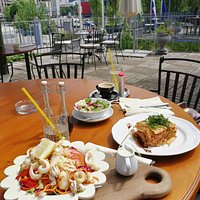 Excellent meal, perfect ambient and excellent service!