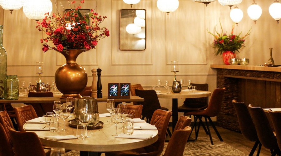 Achterzijde restaurant / zaal