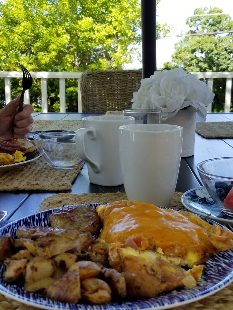 LAKESHORE INN BED & BREAKFAST - B&B Reviews (Saratoga Springs, NY)