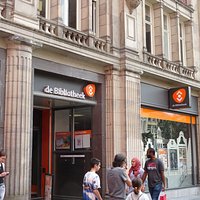 Centrale Bibliotheek in voormalig warenhuis "De Zon"1850-1933