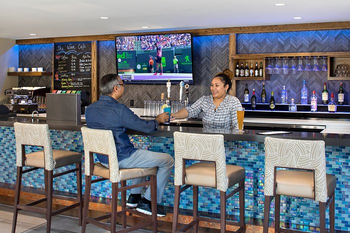 Feature Face-Off: Coffee Bar vs. Wine Bar - Wayne Homes