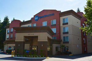 Best Western Wilsonville Inn & Suites in Wilsonville, image may contain: Hotel, Neighborhood, Office Building, City