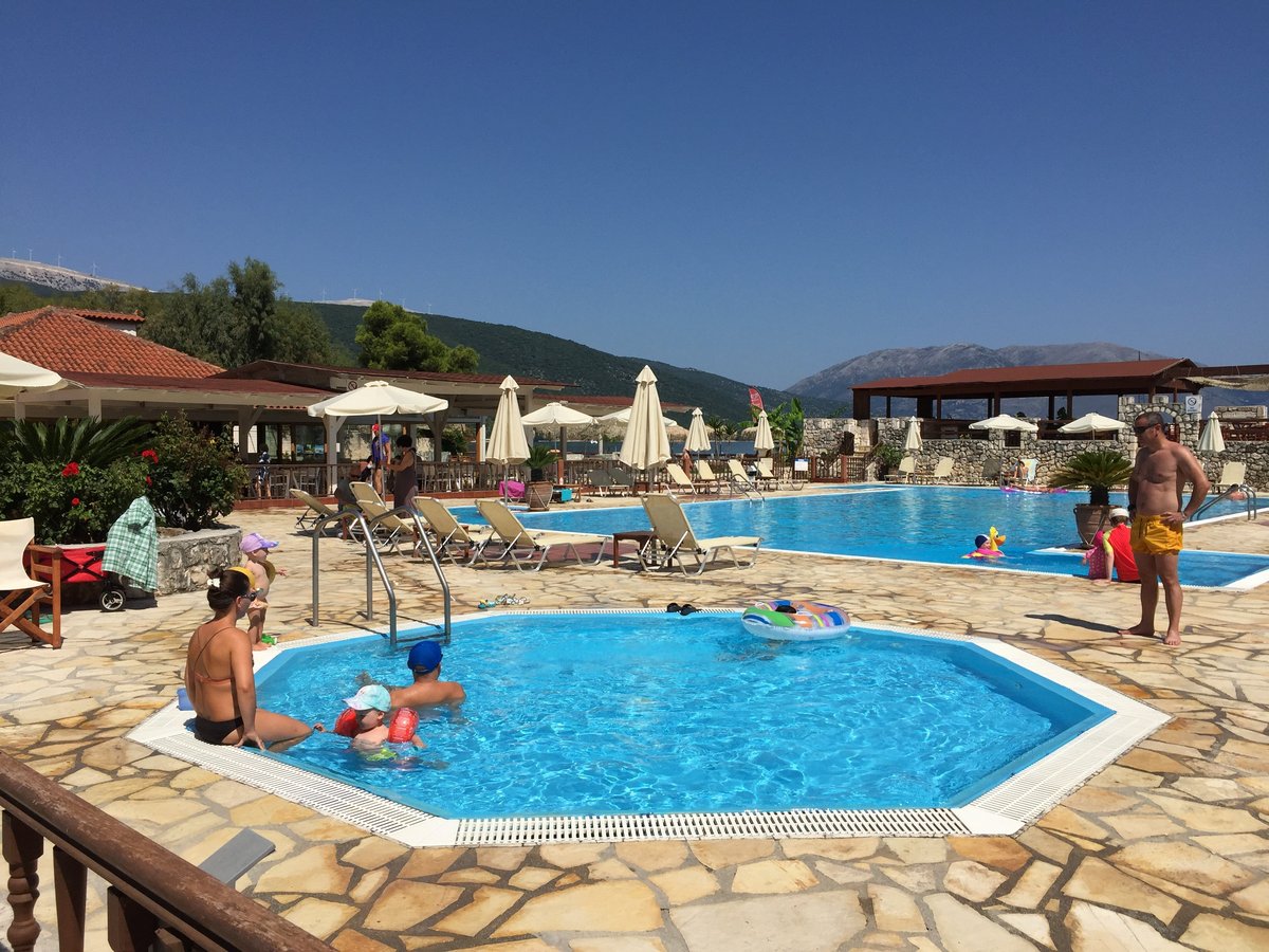 Camping Karavomilos Beach: Pictures & Reviews - Tripadvisor