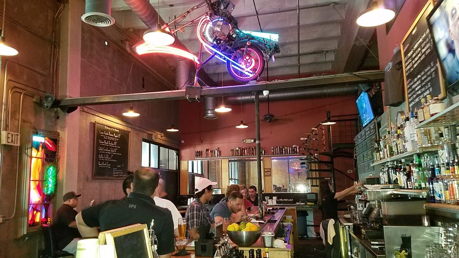 Bar