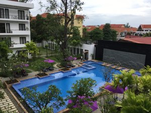 Pool & Beach