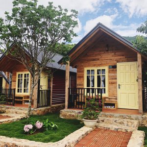 nhìn từ ngoài vào