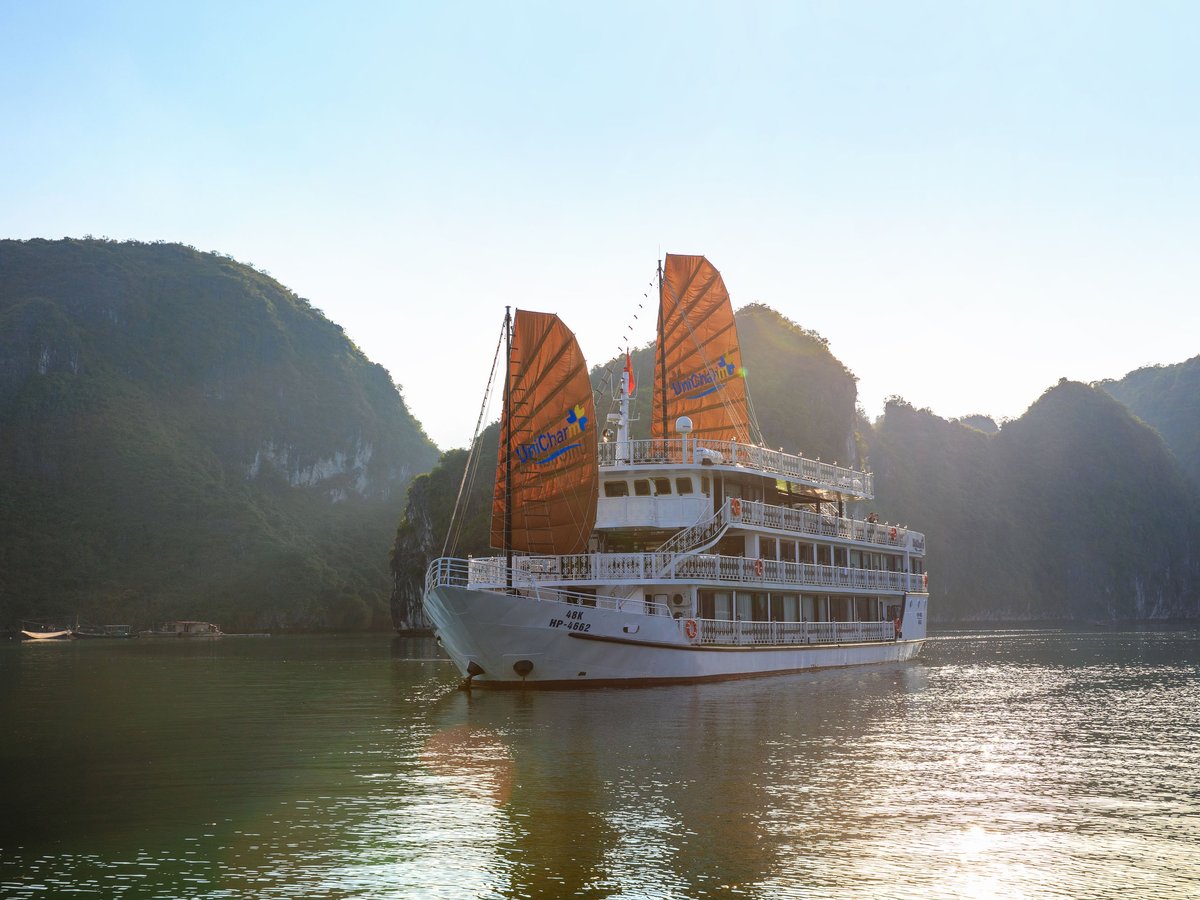 Unicharm Cruise Halong (Hạ Long) 