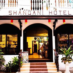 Main Entrance of Shangani Hotel 