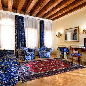 Torre Dell&#39;Orologio Suites, hotel in Venice