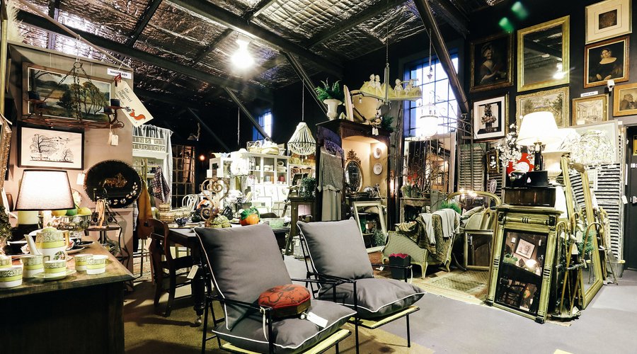 Large Warehouses to Explore 75+ individual dealers