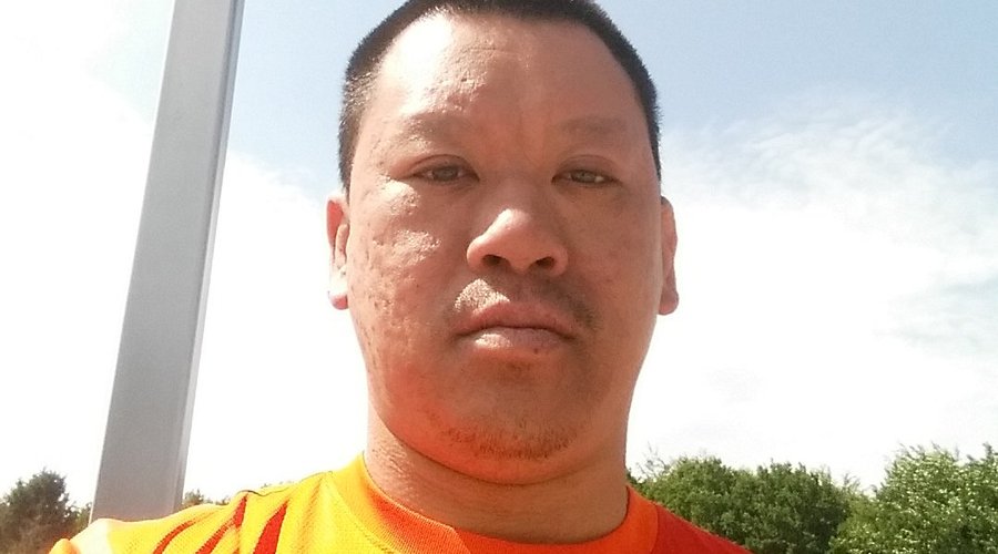 Sign selfie