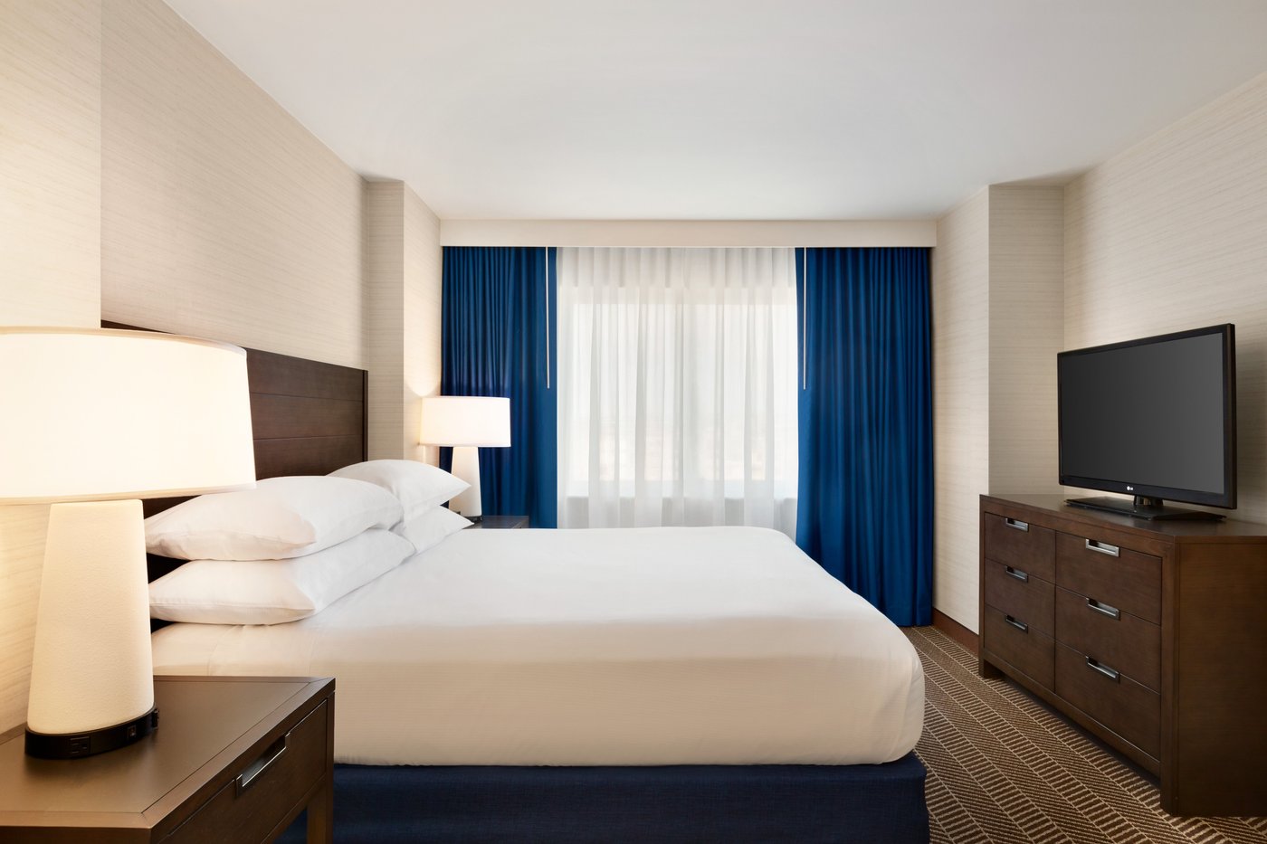 EMBASSY SUITES BY HILTON BOSTON AT LOGAN AIRPORT - Updated 2024 Prices ...