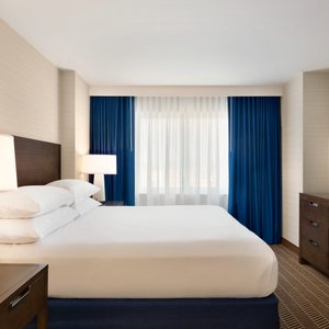 King Bed, 2-Room Suite