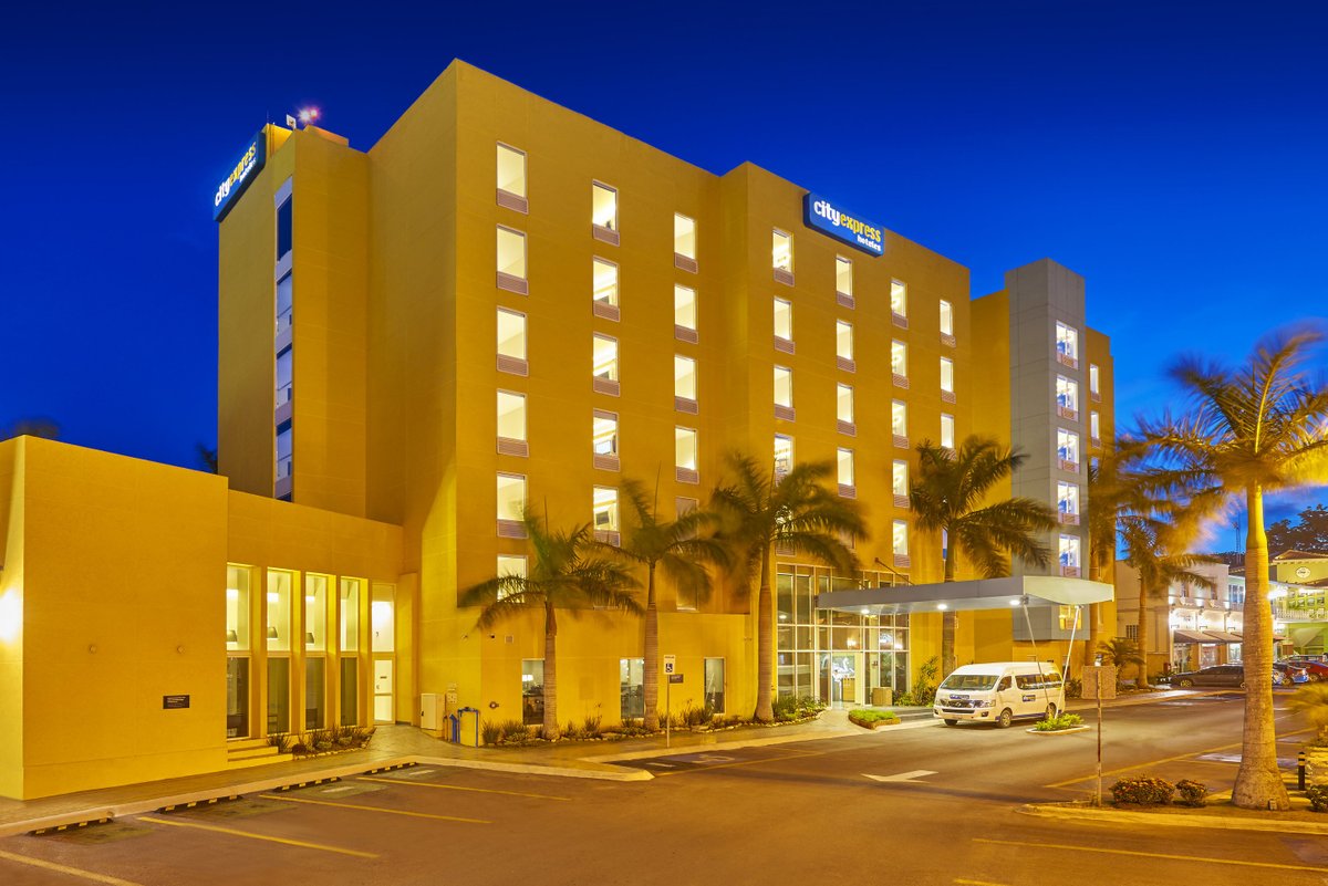 Easy access to airport - Review of Fiesta Inn Tampico, Tampico, Mexico -  Tripadvisor