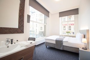Room & Suite