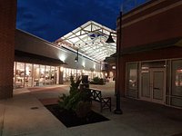 It's All Leggings at Philadelphia Premium Outlets® - A Shopping Center in  Pottstown, PA - A Simon Property