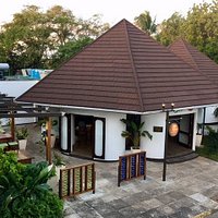Front View of Piri Pirie's