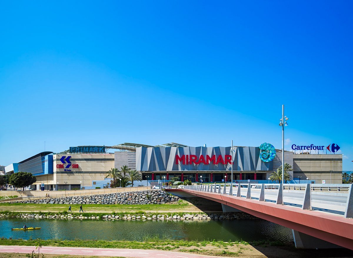 Trampas Canoa herida Centro Comercial Miramar (Fuengirola) - All You Need to Know BEFORE You Go