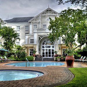 Southern Sun Mbombela in Nelspruit, image may contain: Resort, Hotel, Building, Villa