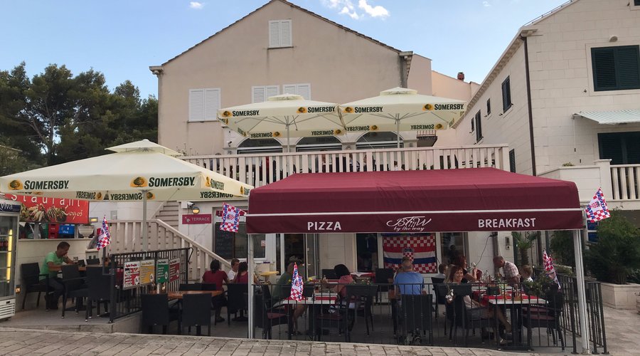 The restaurant, see the roof top seating area