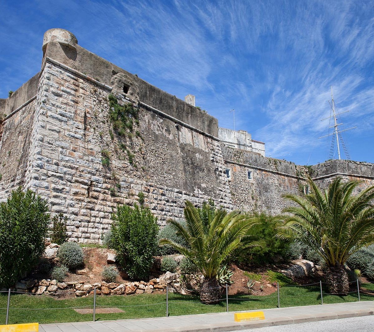 Tower of Santo Antonio de Cascais, Кашкайш - Tripadvisor