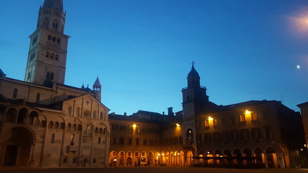 Piazza Grande - World Heritage Site (Modena) - All You Need to Know ...