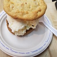 Ice Cream Cookie Sandwich w/2 different cookies