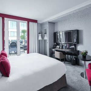 King guestroom with Terrace