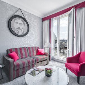 Salon of the suite with terrace