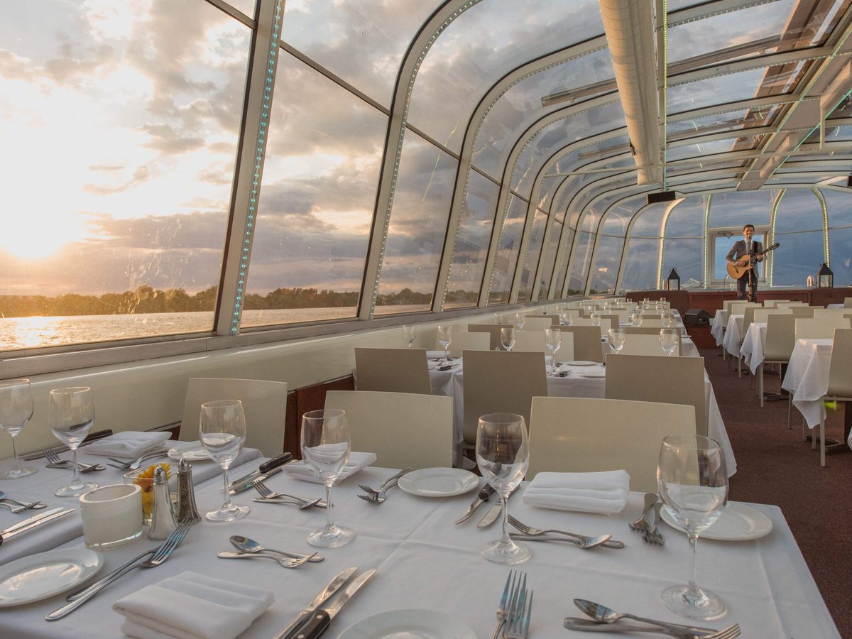 La Bateau-Mouche в Старом порту Монреаля, Монреаль: лучшие советы перед  посещением - Tripadvisor