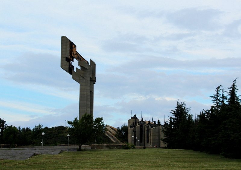 Samara Flag Monument image