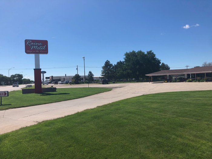 Raine Motel - Prices & Reviews (Valentine, NE)