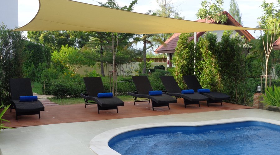 Pool Beds