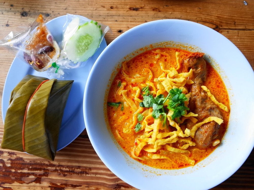 khao soi - prato típico tailandês em Chiang Mai 