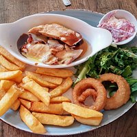Dog-friendly lunchtime meal. Visited on two of our 4 days in Clevedon. Highly recommended.