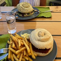 Klintekongens stout smager rigtig godt . Deres mad er nylavet smager rigtig dejligt
