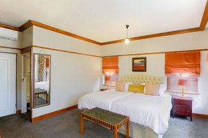 Room & Suite