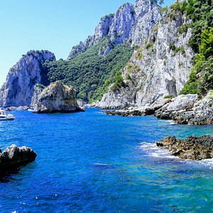 Natural Arch in Capri, Italy. Natural Arch in Capri island, Italy , #Ad,  #Arch, #Natural, #Capri, #island,…