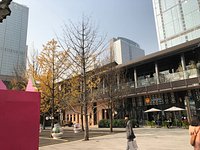 Observe the world: Chengdu Chunxi Road Shopping Paradise, Taikoo Li,  Buddhist Daci Monastery