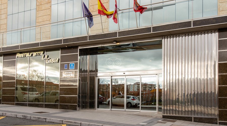 Entrance at the Gran Hotel Corona Sol