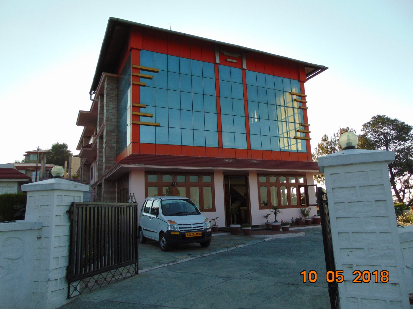 OYO 37141 Pathik Resort Restaurant: Pictures & Reviews OYO 37141 Pathik Resort Restaurant: Pictures & Reviews - Tripadvisor