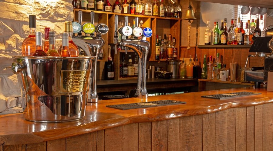 main bar