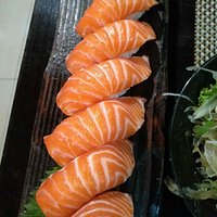 Nigiri, tataki and teriyaki steak...