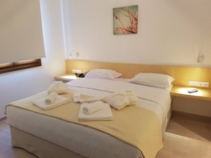 Room & Suite