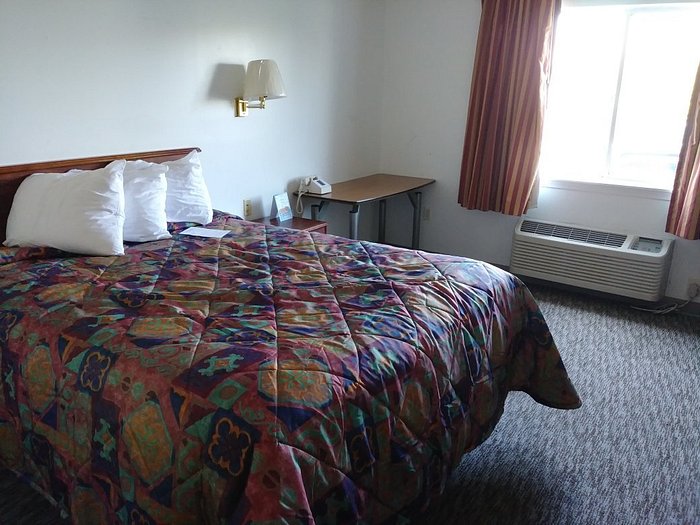 INTOWN SUITES CLARKSVILLE - Prices & Hotel Reviews (TN)