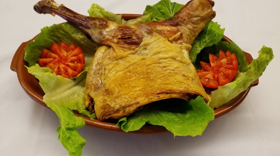 Cordero asado
